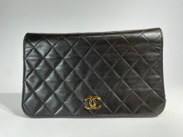 Chanel - Timeless Classic Flap Medium - Shoulder bag