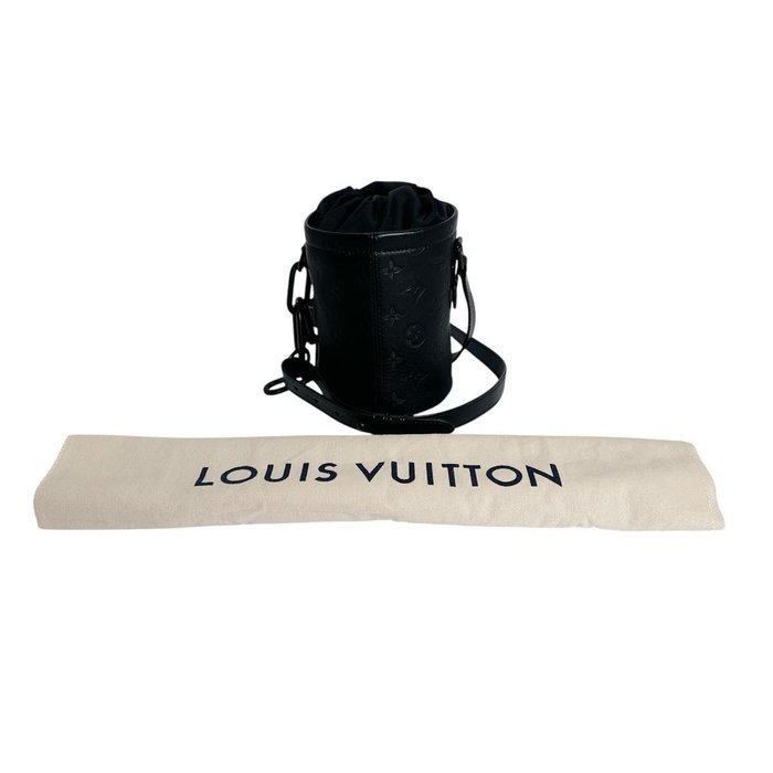 Louis Vuitton - shadow - Shoulder bag