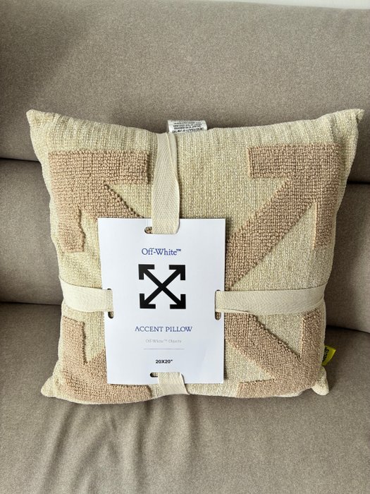 Off White - accent pillow - Fashion accessories set - Image 2