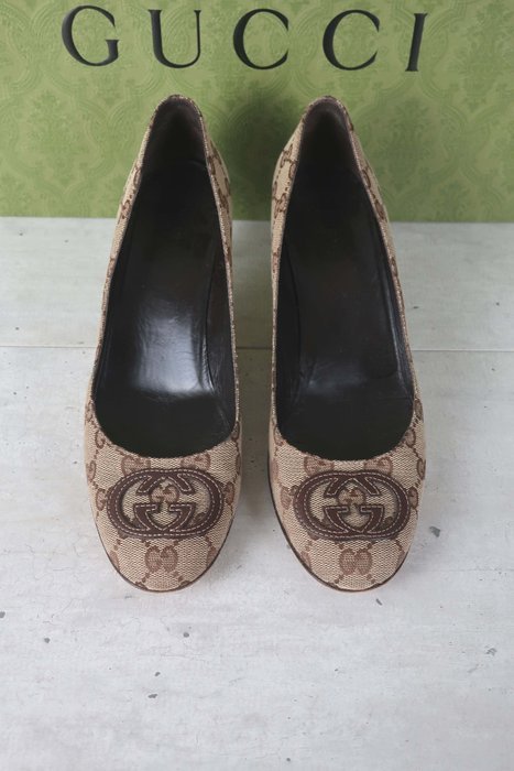 Gucci - GG Supreme Interlocking G Pumps - Pumps - Size: EU 39.5 - Image 4
