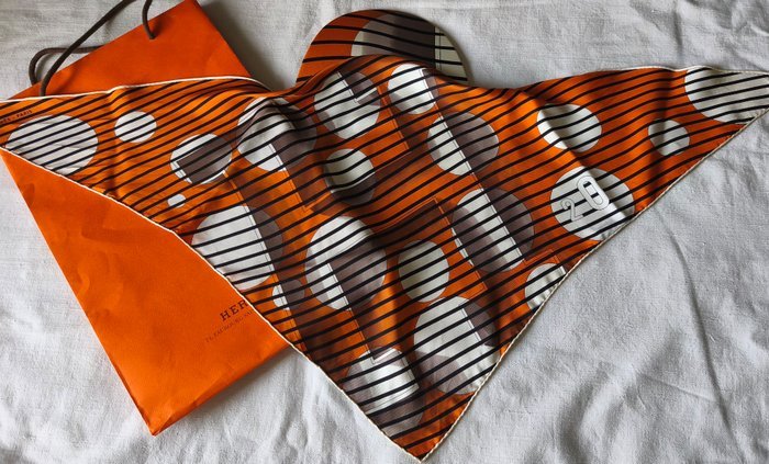 Hermès - Pointu Cap Orange H2O by Bali Barret - Foulard