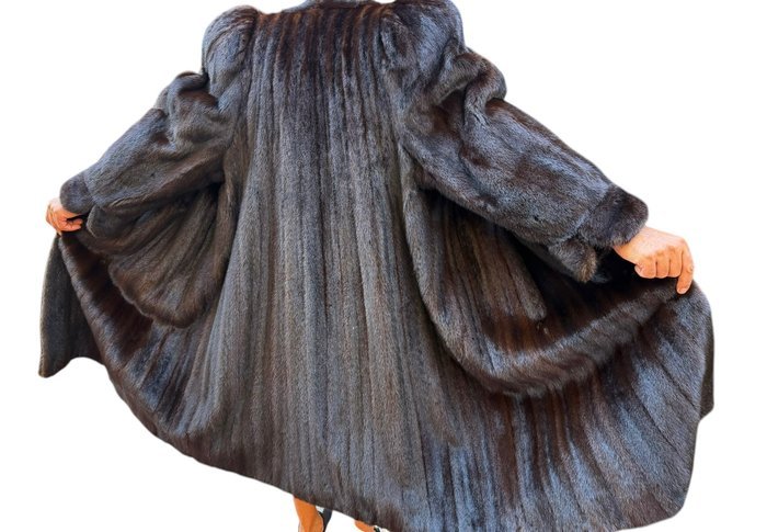 Artisan Furrier - Fur coat - Image 7