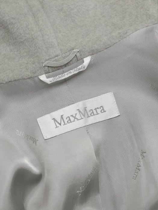 Max Mara - M/L - Virgin Wool & Cashmere - Coat - Image 3