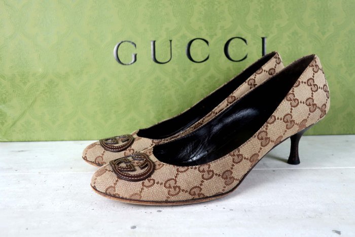 Gucci - GG Supreme Interlocking G Pumps - Pumps - Size: EU 39.5