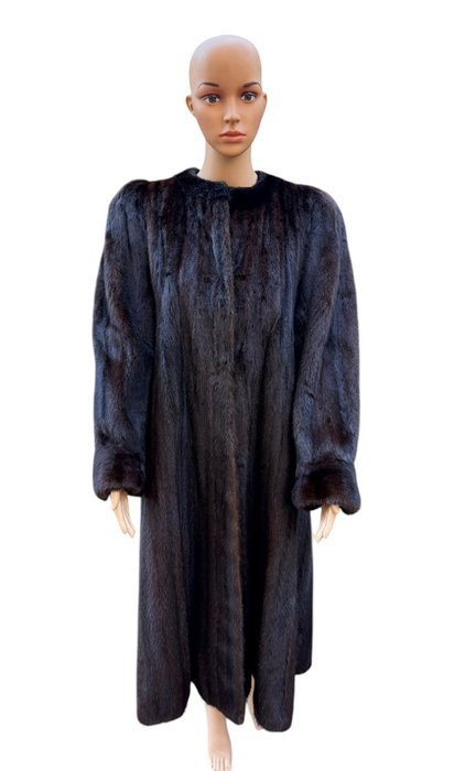 Artisan Furrier - Fur coat