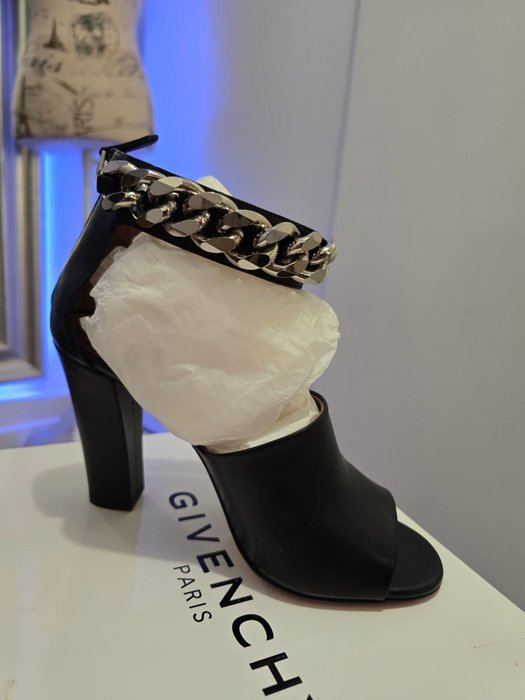 Givenchy - Heeled sandals - Size: EU 37.5