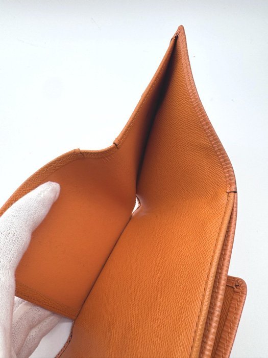 Louis Vuitton - Epi Leather Tri-fold Wallet - Wallet - Image 7