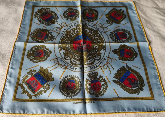 Hermès - LES ARMES DE PARIS by Hugo Grygkar. Gavroche - Foulard - Image 2