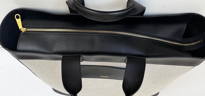 Burberry - Travel bag - Image 4