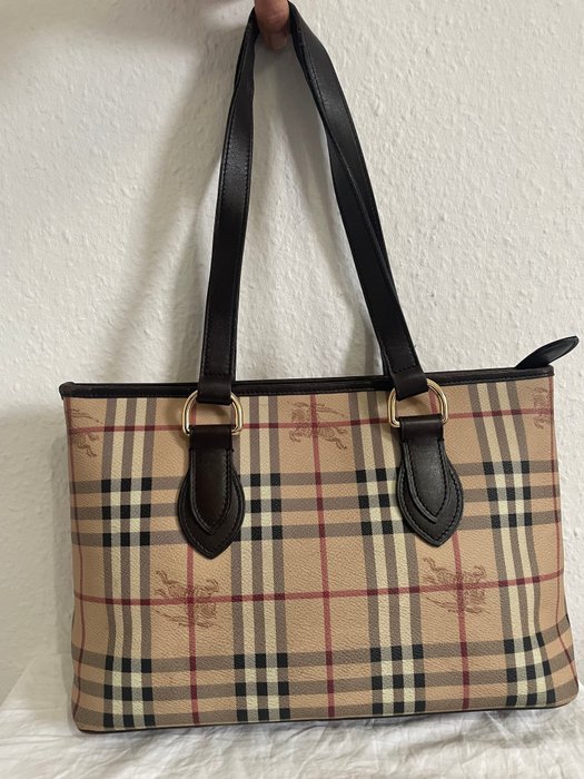 Burberry - Burberry London strong iconic Large Zip up bag - Handbag