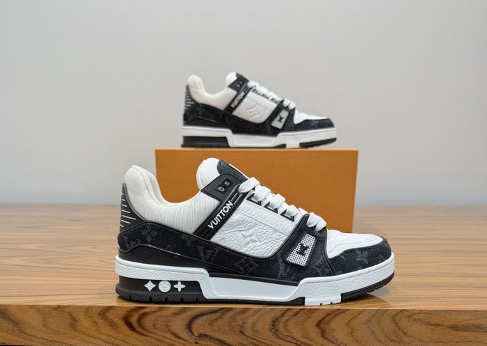 Louis Vuitton - LV Trainer - Sneakers - Size: EU 40.5