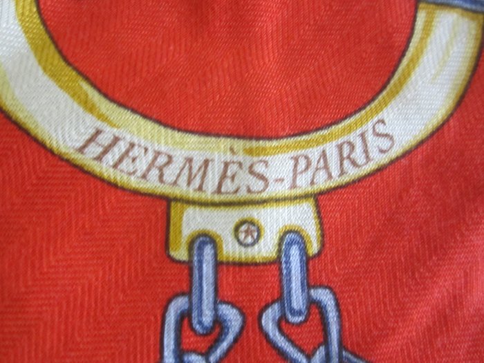 Hermès - Triangle Géant Brides & Destin 140x140x200cm en CACHEMIRE et SOIE - Foulard - Image 8