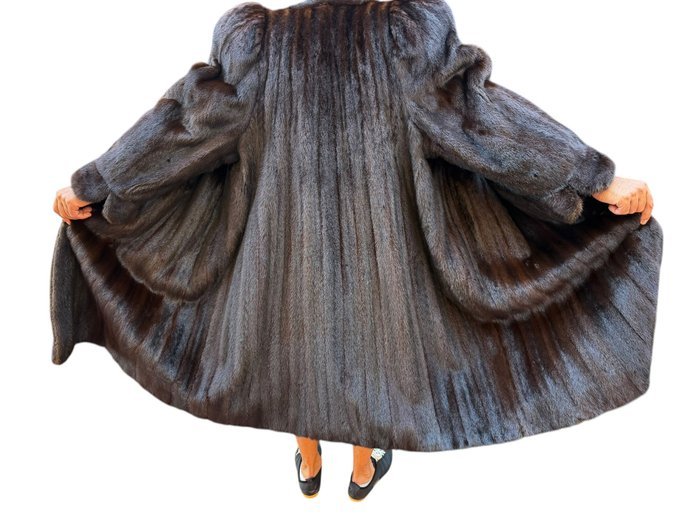 Artisan Furrier - Fur coat - Image 6