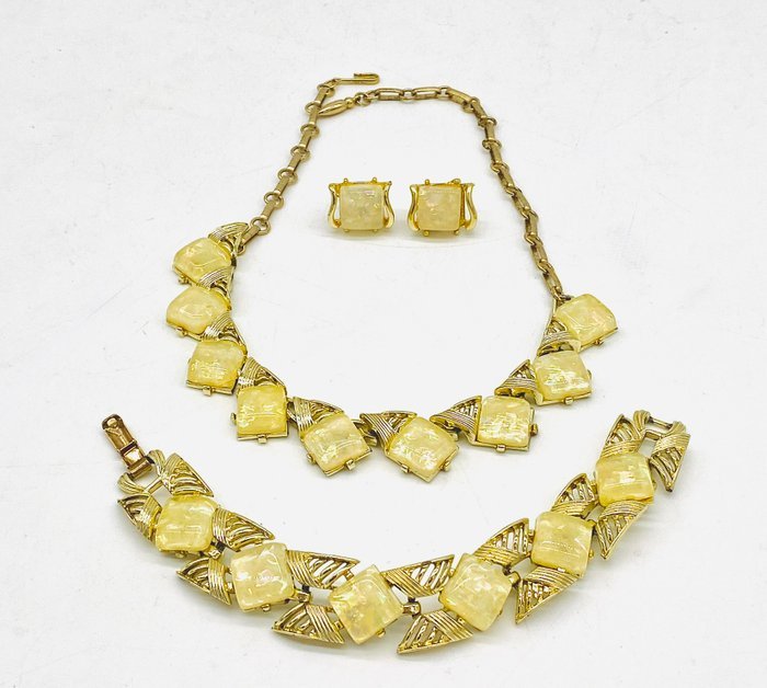 Coro - Metal, gold-colored, Lucite - 3 piece jewellery set
