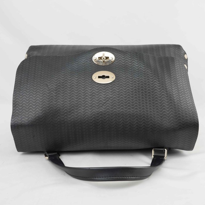 Zanellato - Postina Black Wave Embossed Leather Handbag Shoulder Bag Gold-Tone Hardware Made in Italy - Handbag - Image 7
