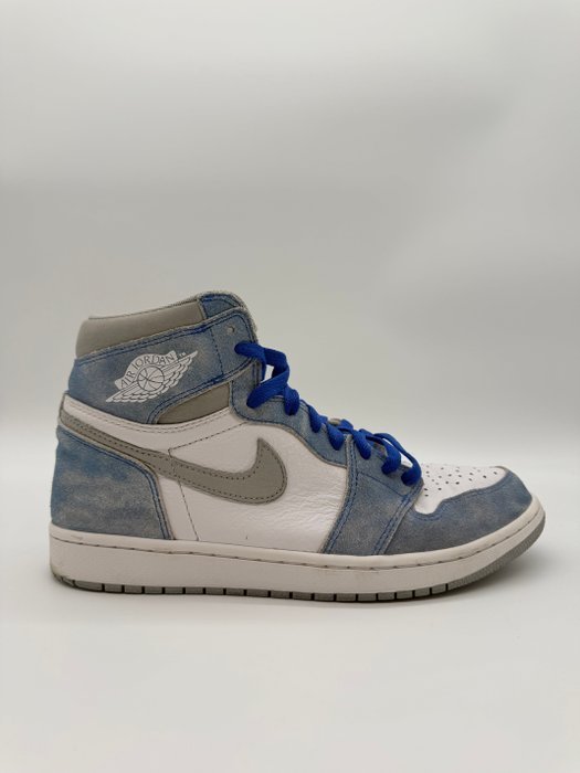 Nike - Nike Air Jordan 1 Retro High Hyper Royal Smoke Grey - Sneakers - Size: EU 43
