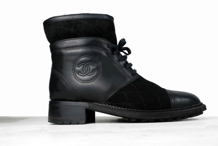 Chanel - Black Leather Suede Quilted CC Combat Boots - Chelsea boots - Size: EU 40