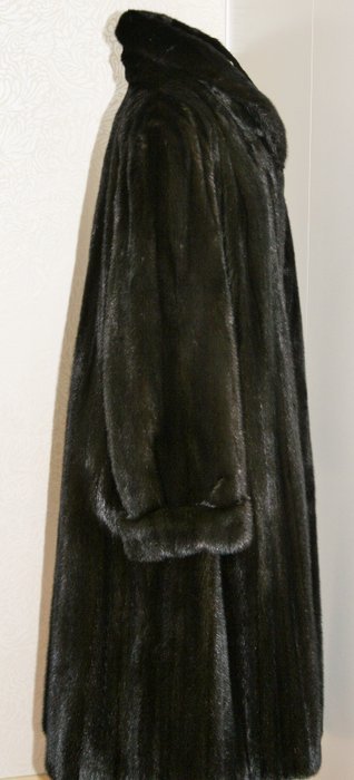 Saga Furs - Fur coat - Image 5