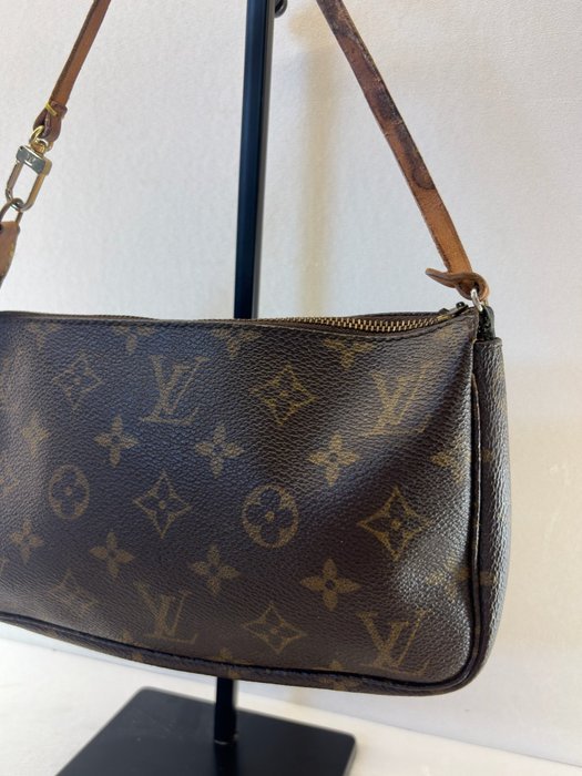 Louis Vuitton - Pochette Accessoires - Handbag - Image 3