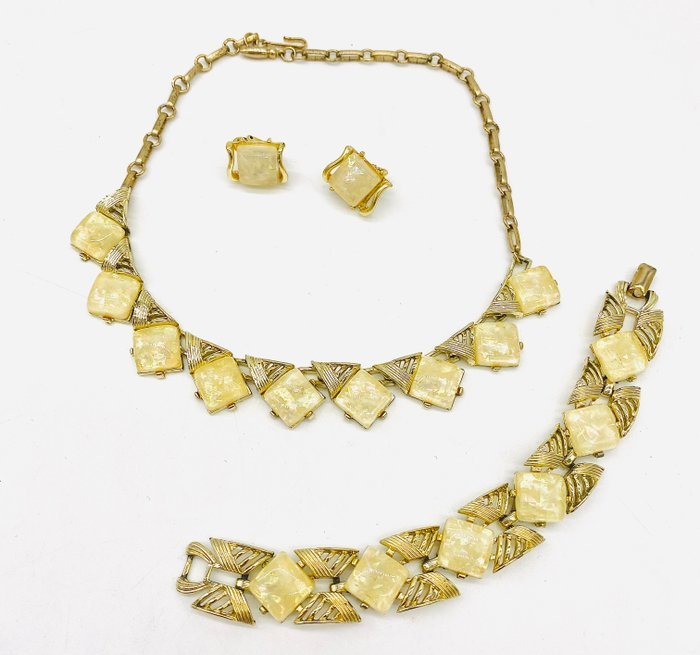 Coro - Metal, gold-colored, Lucite - 3 piece jewellery set - Image 2