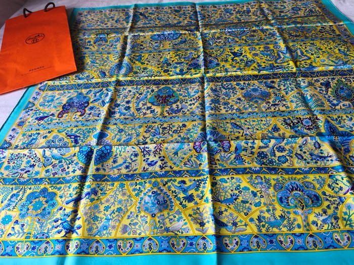 Hermès - AU PAYS DES OISEAUX-FLEURS by Christine Henry, recherché - Foulard - Image 2