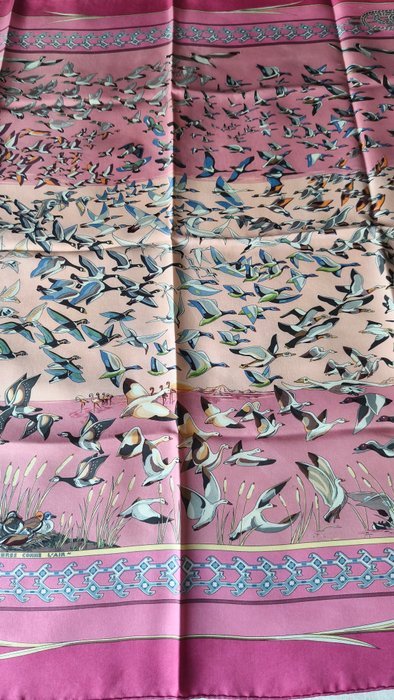 Hermès - LIBRES COMME L'AIR by Annie Faivre. Recherché - Foulard - Image 3