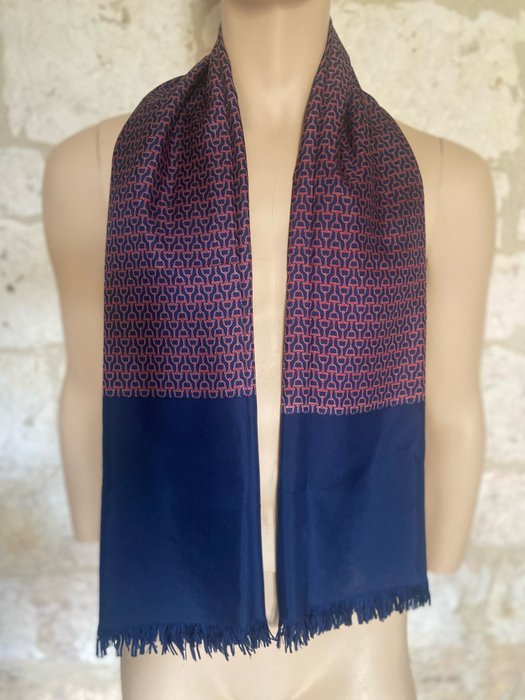 Hermès - Street Chic - Scarf - Image 3