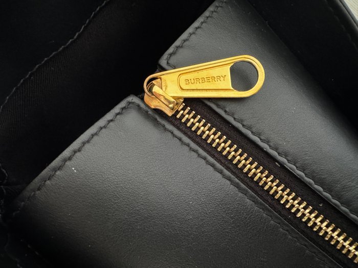 Burberry - Travel bag - Image 6