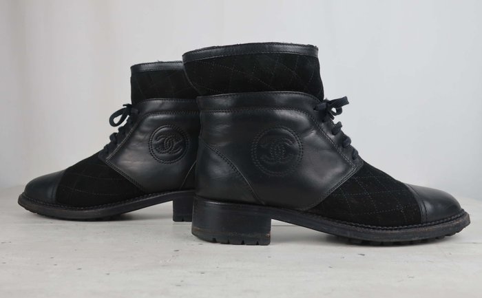 Chanel - Black Leather Suede Quilted CC Combat Boots - Chelsea boots - Size: EU 40 - Image 3