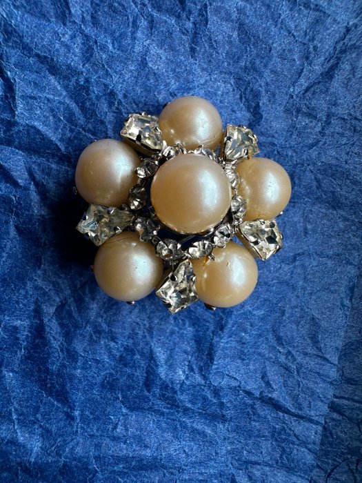Christian Dior - Brooch Resin Synthetic gemstone - Synthetic gemstone - Image 4