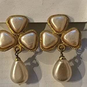 Chanel - Gold-plated, Resin - Clip-on earrings