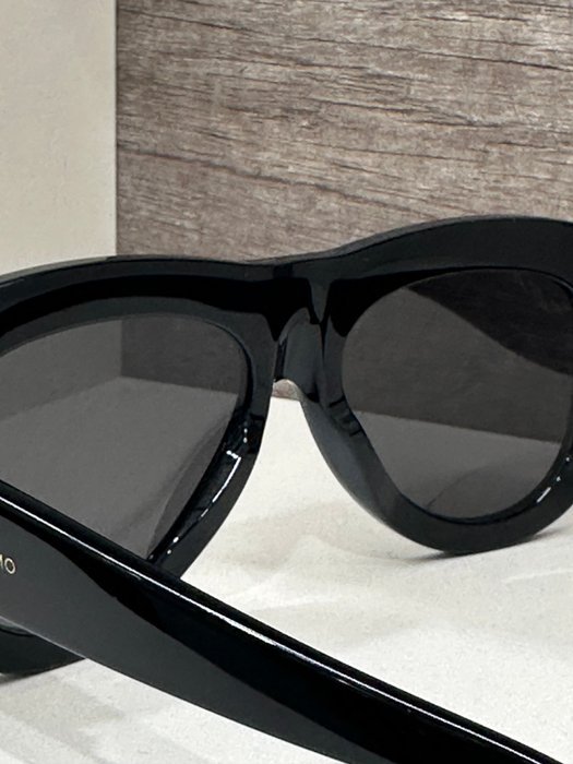 Salvatore Ferragamo - Sunglasses - Image 8