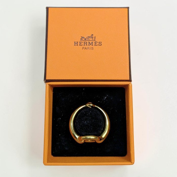 Hermès - Gold-plated metal - Scarf ring - Knot / Atame Motif