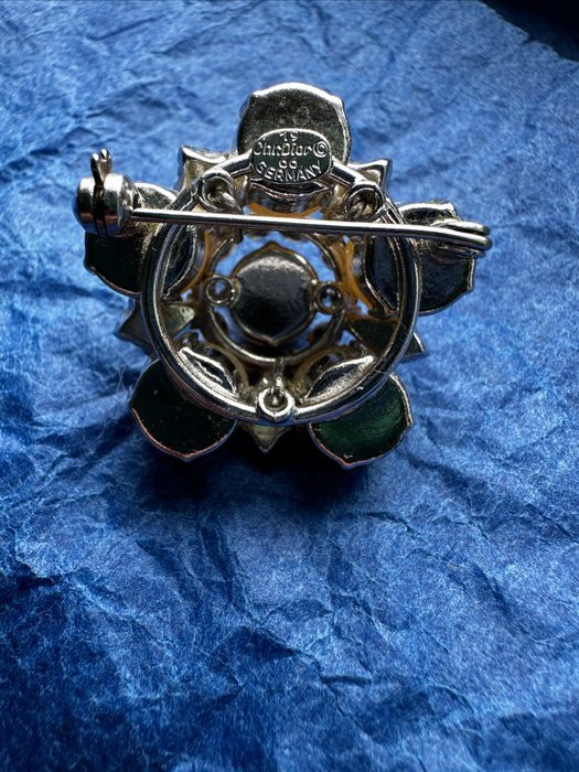 Christian Dior - Brooch Resin Synthetic gemstone - Synthetic gemstone - Image 2