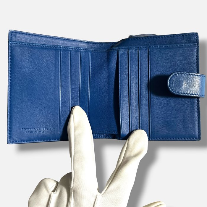 Bottega Veneta - Intrecciato Embroidered Wallet - Wallet - Image 7