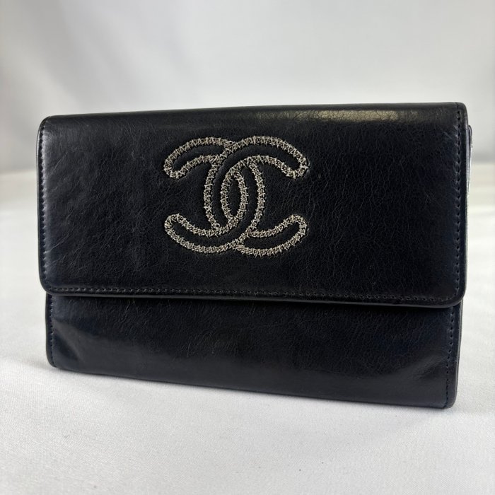 Chanel - Bi-fold wallet