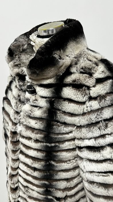 Artisan Furrier - Jacket - Image 4