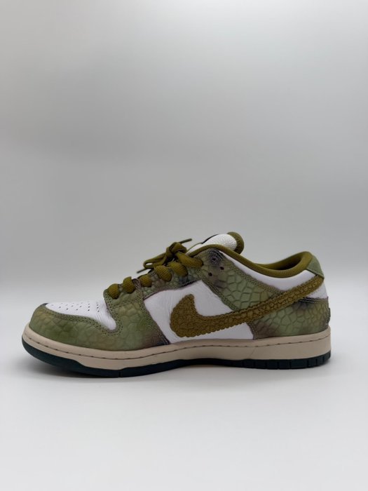 Nike - Nike SB Dunk Low Alexis Sablone Chameleon - Sneakers - Size: EU 44 - Image 2