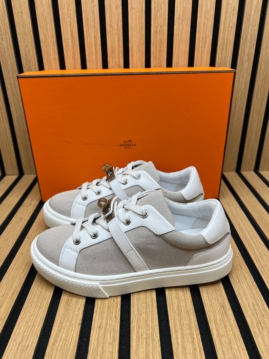 Hermès - day - Sneakers - Size: EU 35 - Image 6