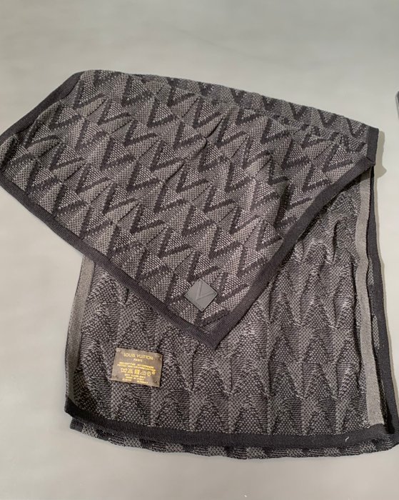 Louis Vuitton - Scarf - Image 7