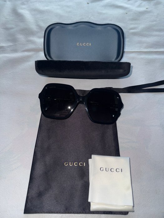 Gucci - Sunglasses