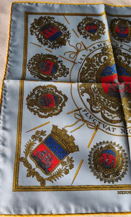 Hermès - LES ARMES DE PARIS by Hugo Grygkar. Gavroche - Foulard - Image 4
