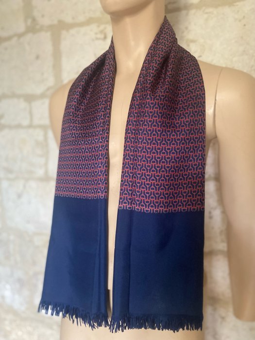Hermès - Street Chic - Scarf - Image 7