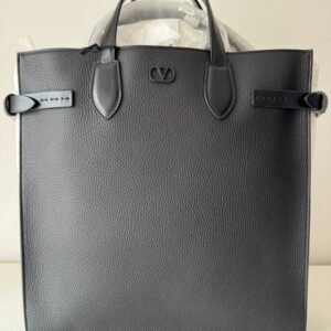 Valentino - VLogo Shopping Tote - Business bag