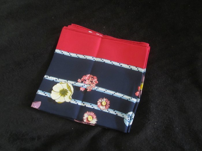 Hermès - FLEURS DE MONTAGNE DE C LATHAM DE 1982 - Foulard - Image 2