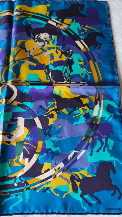 Hermès - EX-LIBRIS EN CAMOUFLAGE by Benoît-Pierre Emery. Gavroche - Foulard - Image 5
