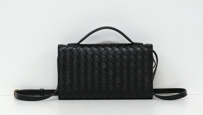 Bottega Veneta - ANDIAMO CLUTCH 25 - Bag - Image 4