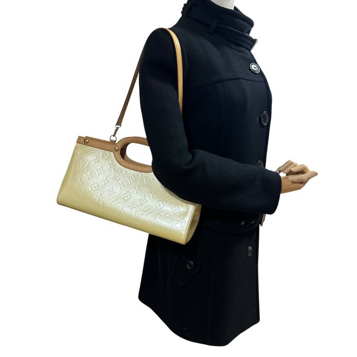 Louis Vuitton - Shoulder bag - Image 2