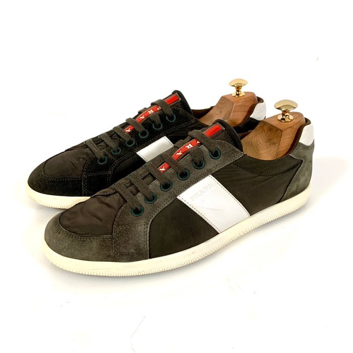Prada Low Top Sneaker Brown/White 4E 2845 UK 8 - Sneakers - Size: EU 42