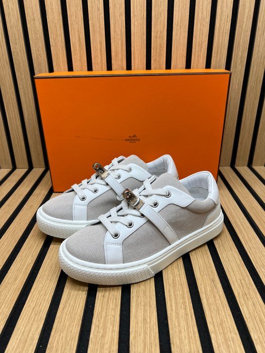 Hermès - day - Sneakers - Size: EU 35 - Image 5